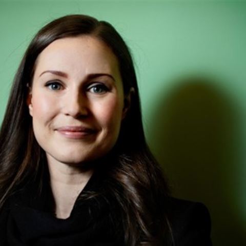 Przypadek fińskiej premier Sanny Marin. Dlaczego kobiece ubrania mają większe znaczenie niż męska nagość?