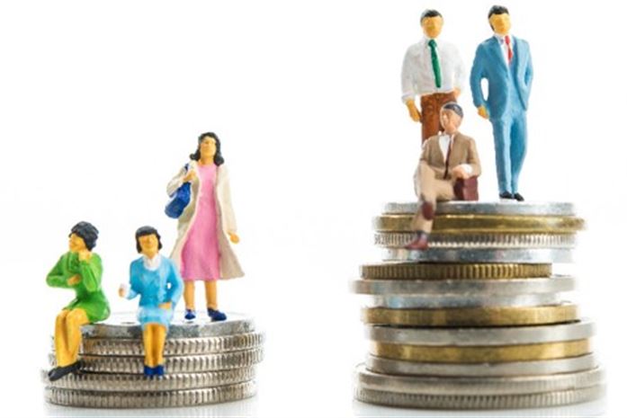 Rodzina ma dwa dochody, a nierówność płac szkodzi wszystkim, mówi ekspertka Lenka Simerská.