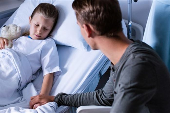 Rodzice kontra lekarze: Co zrobić, gdy szpital chce oddzielić cię od przerażonego dziecka?