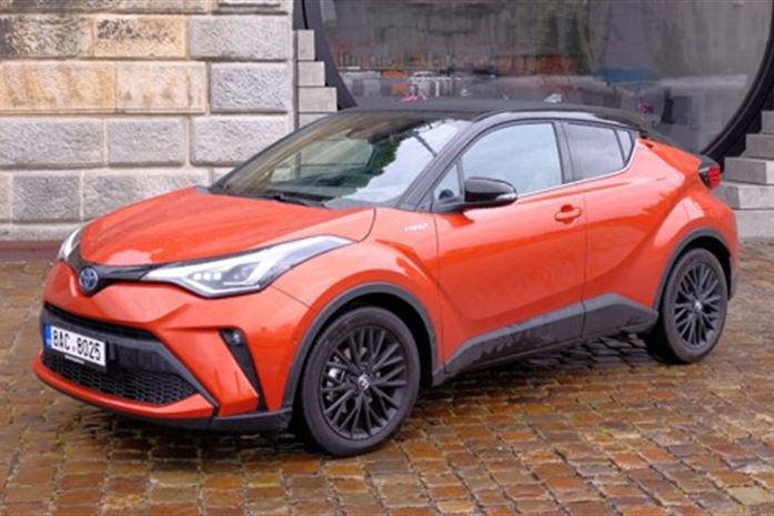 Test Toyoty C-HR - stylowy czołg, który pozwala zaoszczędzić pieniądze