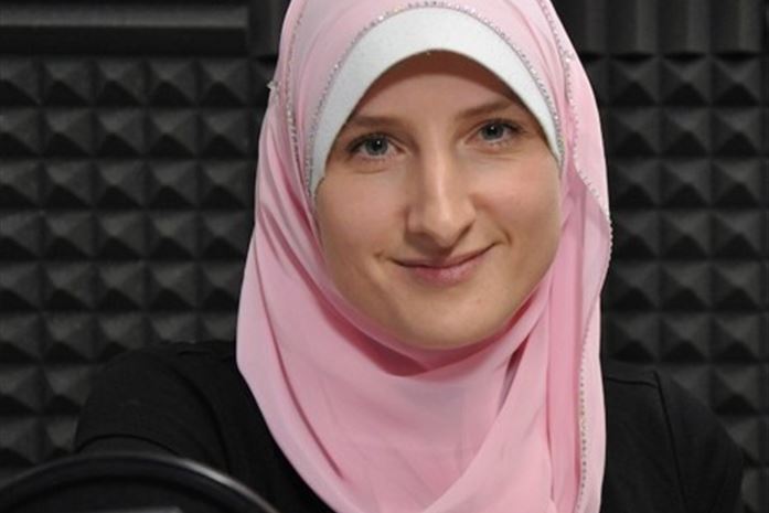 Konieczne jest zabranie głosu, mówi Czeszka, która przyjęła islam w podcaście Voice of Heroine