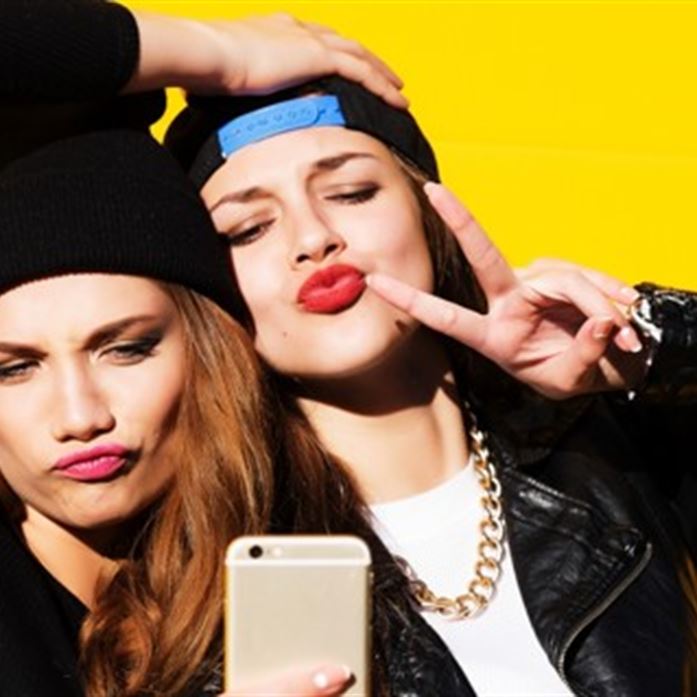 Influencerzy i fałszywa autentyczność tostów z awokado